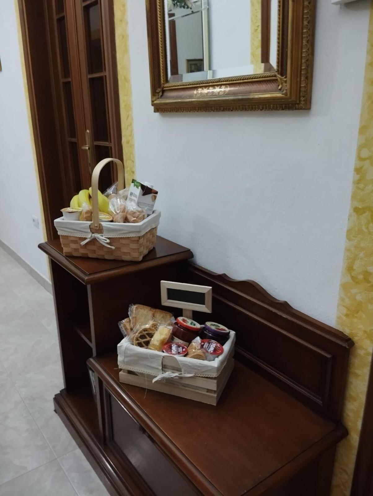 The Family House Hotel Livorno Exterior photo